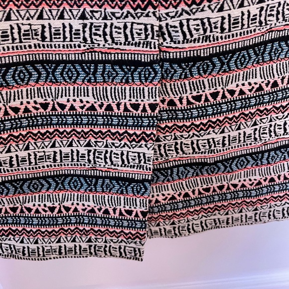 The Limited Textured Patterned Pencil Skirt - Picture 5 of 8